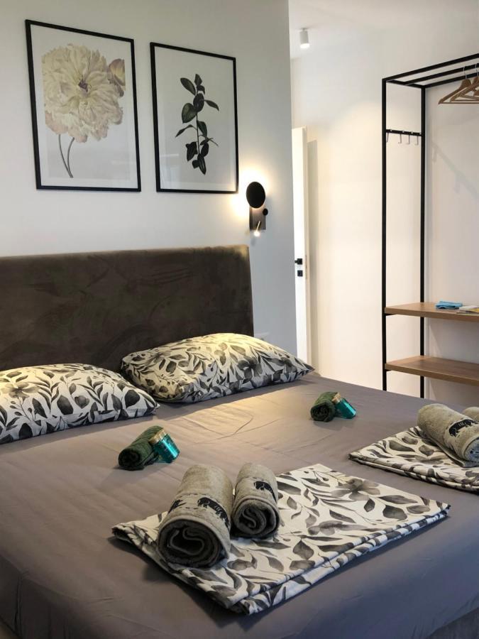 Omis - Private Ensuite Room With Balcony - Hotel Style Zewnętrze zdjęcie