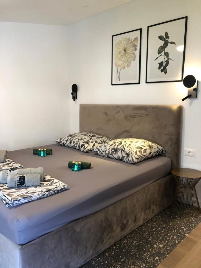 Omis - Private Ensuite Room With Balcony - Hotel Style Zewnętrze zdjęcie